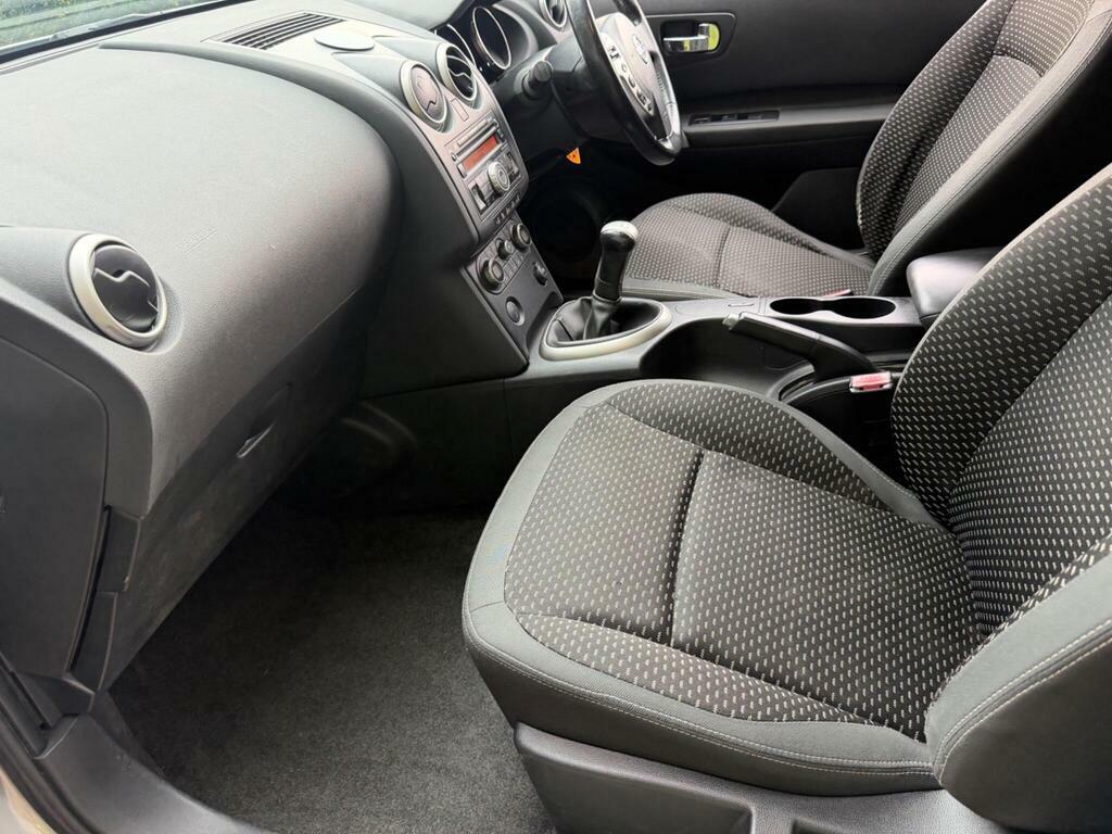 Nissan Qashqai Hatchback Black #11