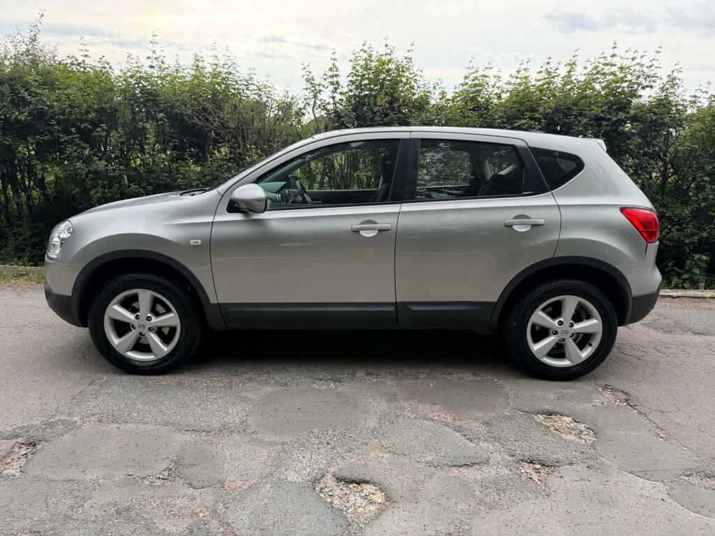 Nissan Qashqai Hatchback Black #5