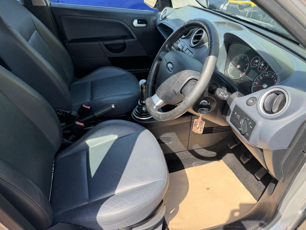 Ford Fiesta Style Climate Blue #10