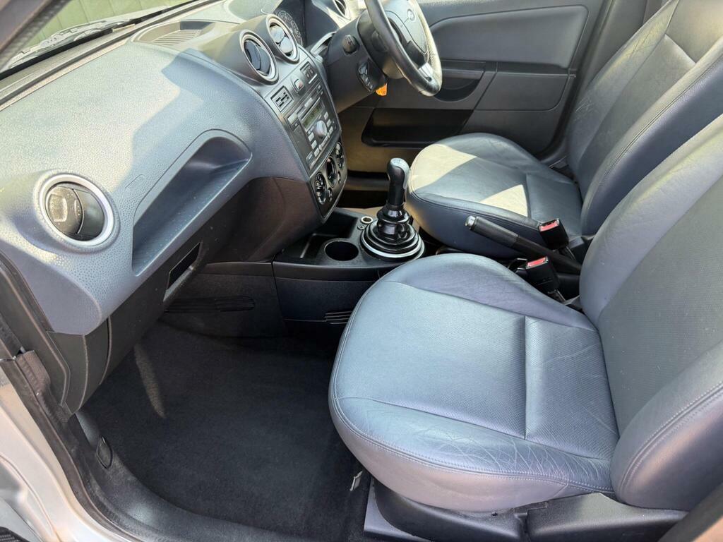Ford Fiesta Style Climate Blue #9