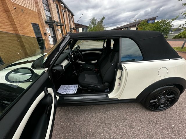 Mini Convertible One White #59