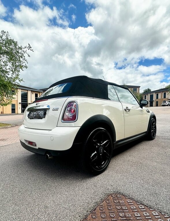 Mini Convertible One White #25