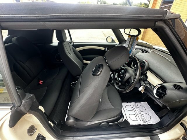 Mini Convertible One White #52