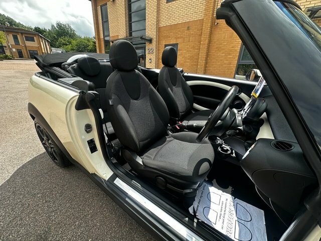 Mini Convertible One White #38