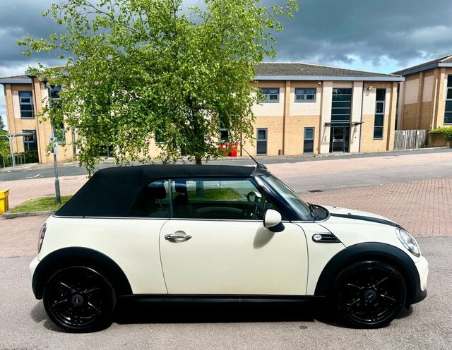Mini Convertible One White #30