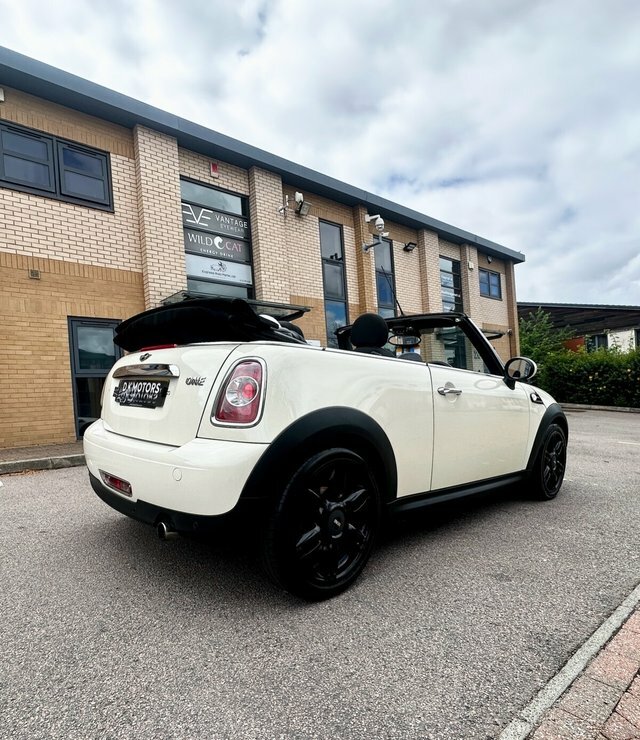 Mini Convertible One White #21