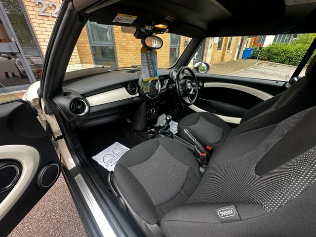 Mini Convertible One White #57