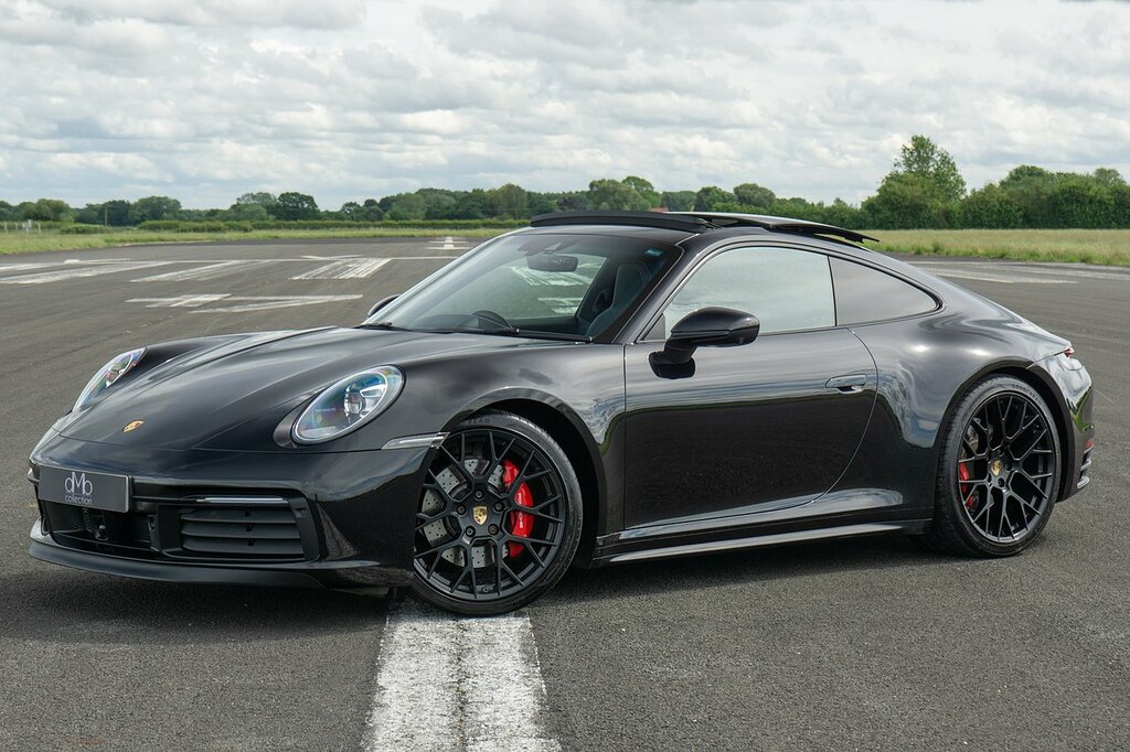 Porsche 911 T 992 Carrera 4S Black