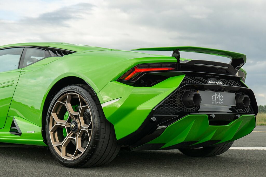 Lamborghini Huracan Tecnica Black #20