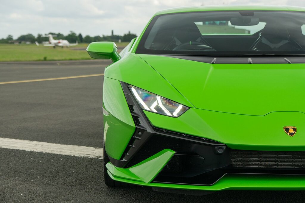 Lamborghini Huracan Tecnica Black #14