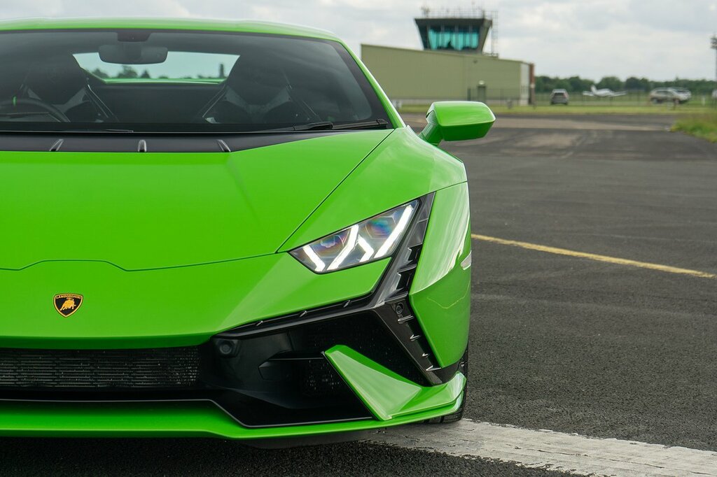 Lamborghini Huracan Tecnica Black #15