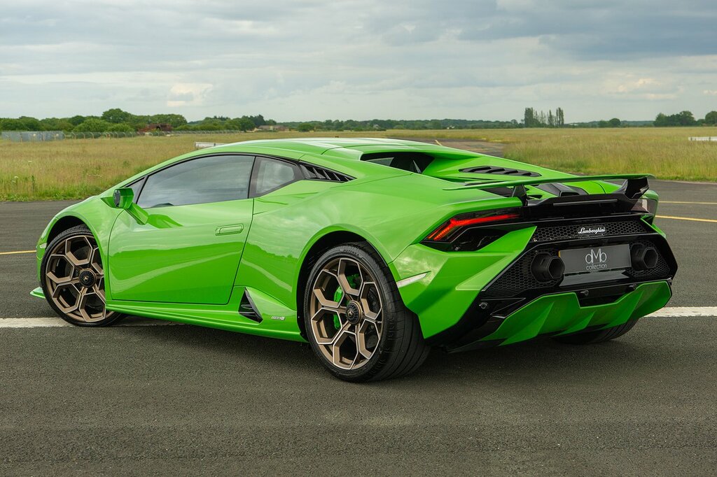 Lamborghini Huracan Tecnica Black #18