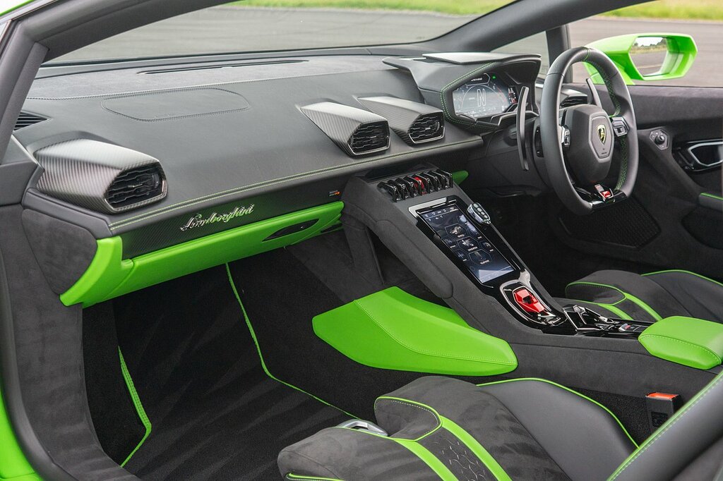 Lamborghini Huracan Tecnica Black #42