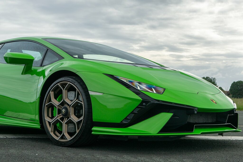 Lamborghini Huracan Tecnica Black #13