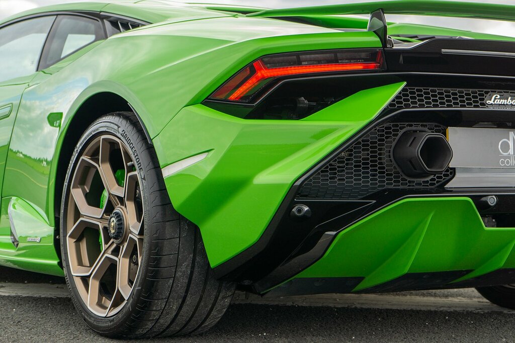 Lamborghini Huracan Tecnica Black #24