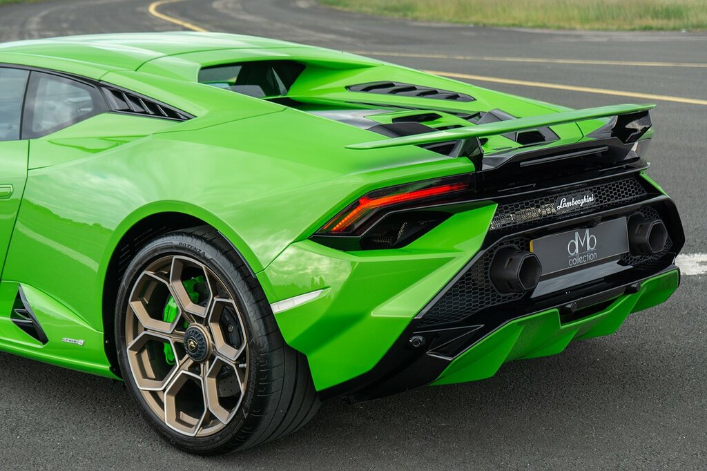 Lamborghini Huracan Tecnica Black #19