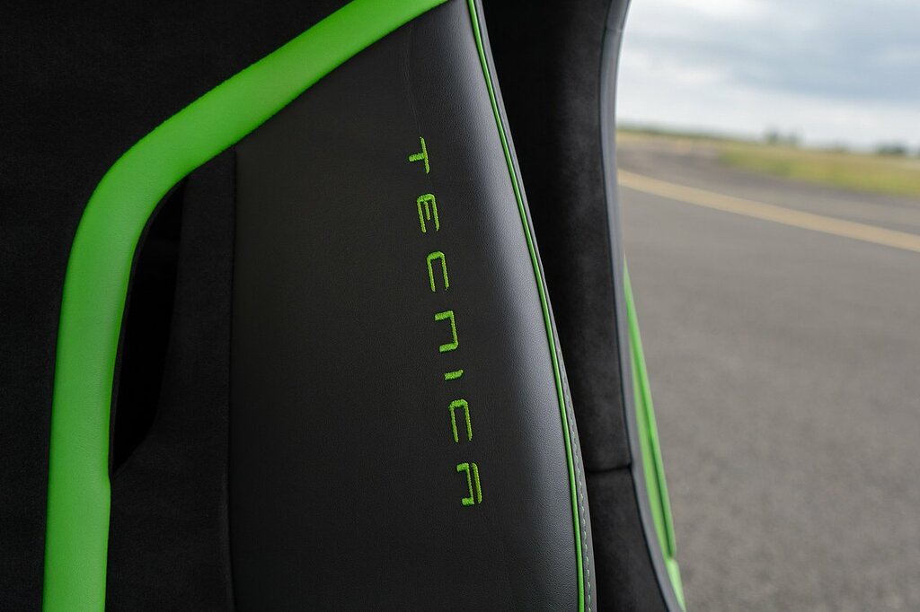 Lamborghini Huracan Tecnica Black #44