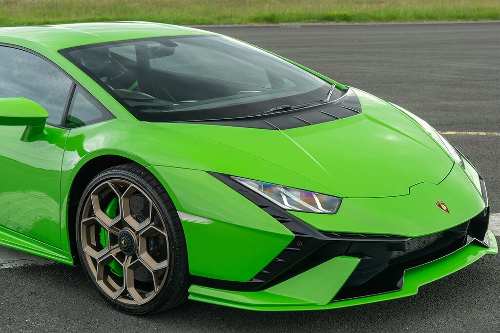 Lamborghini Huracan Tecnica Black #12
