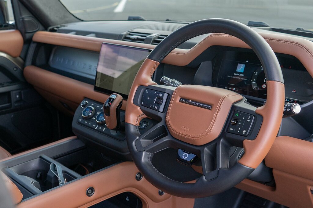Land Rover Defender 110 P V8 Mhev Octa Gold #3