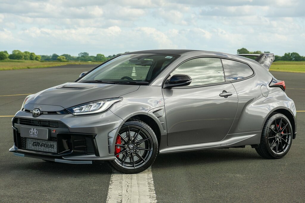 Toyota Yaris T Gr Aero Performance Grey