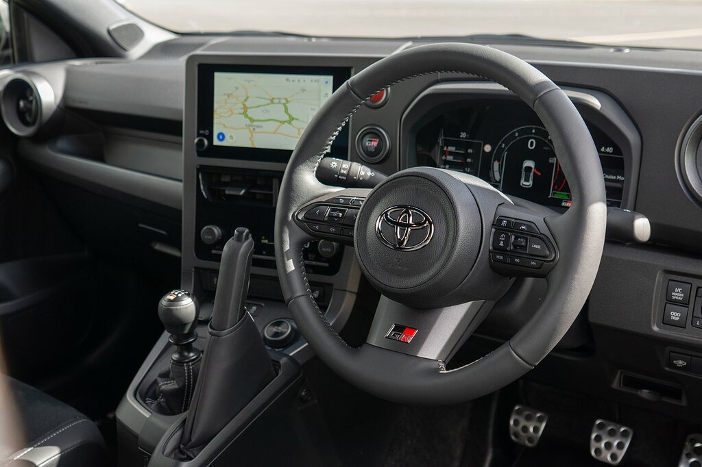Toyota Yaris T Gr Aero Performance GR26GAZ Grey #3
