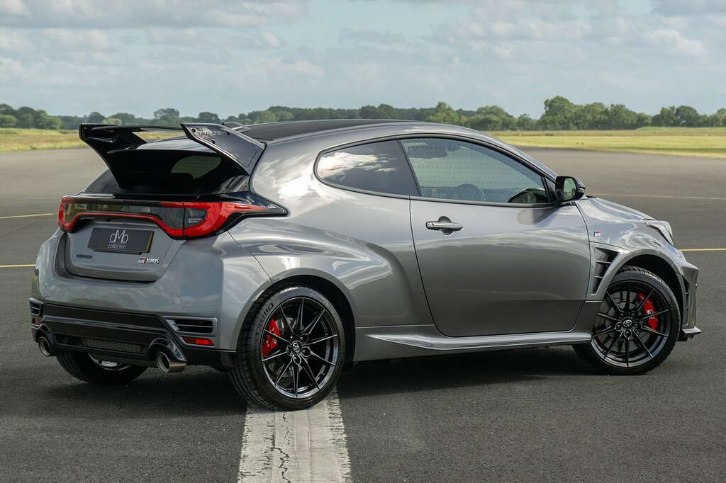 Toyota Yaris T Gr Aero Performance GR26GAZ Grey #2