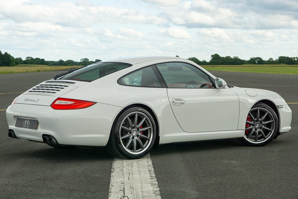 Porsche 911 997 Carrera S White #2