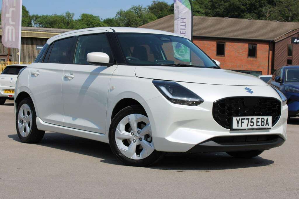 Suzuki Swift 1.2 Mild Hybrid Motion White
