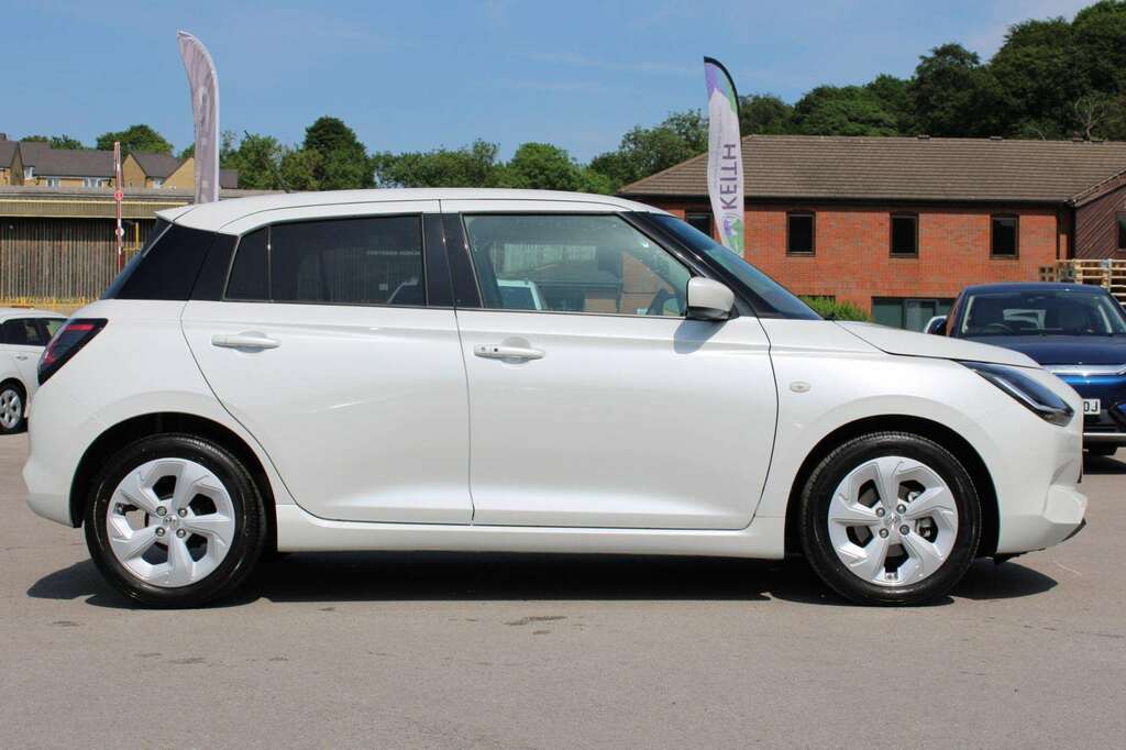 Suzuki Swift 1.2 Mild Hybrid Motion YF75EBA White #4