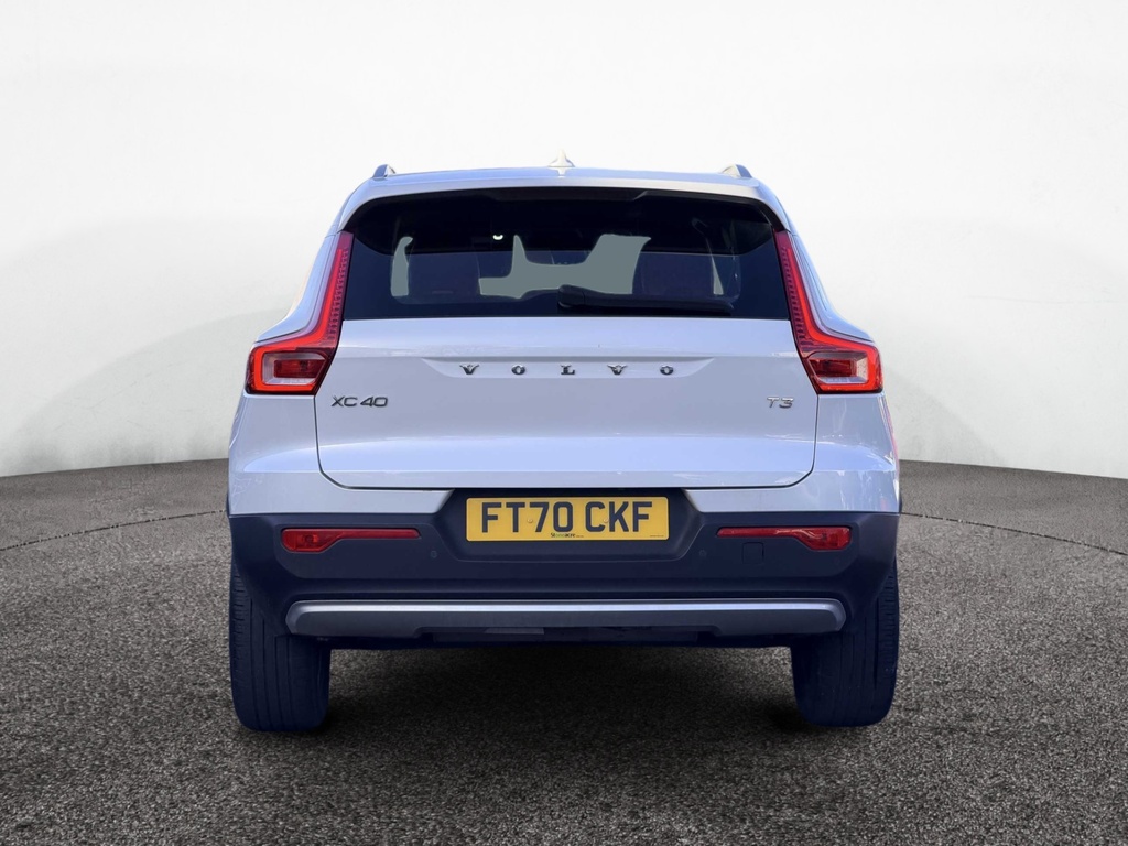 Volvo XC40 1.5 T3 163 Inscription Pro Geartronic FT70CKF White #5