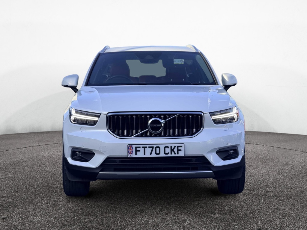 Volvo XC40 1.5 T3 163 Inscription Pro Geartronic FT70CKF White #2