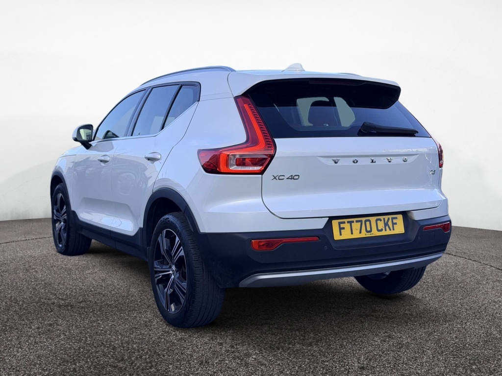 Volvo XC40 1.5 T3 163 Inscription Pro Geartronic FT70CKF White #6