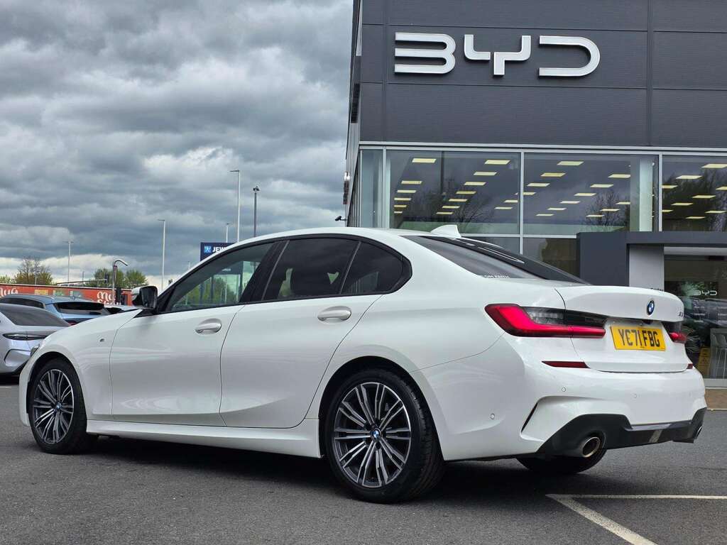 BMW 3 Series 318I M Sport Step YC71FBG White #3