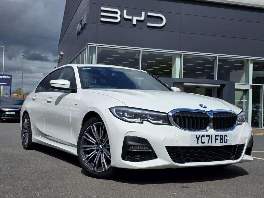 BMW 3 Series 318I M Sport Step YC71FBG White