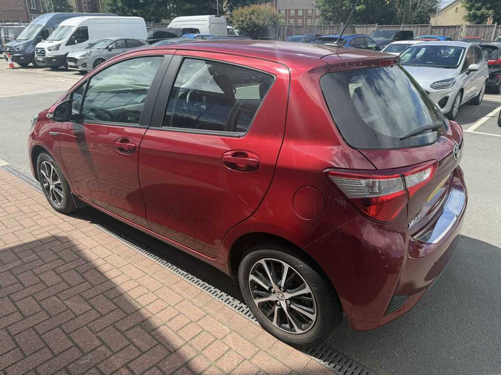Toyota Yaris 1.5 Hybrid Icon Tech Cvt YP19ZGF Red #5