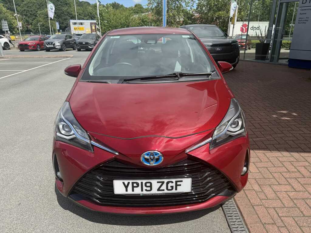 Toyota Yaris 1.5 Hybrid Icon Tech Cvt YP19ZGF Red #2