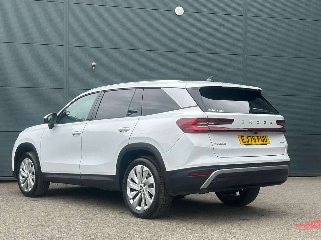 Skoda Kodiaq 1.5 Tsi E-tec Se L Dsg 7 Seat EJ75FUU White #3