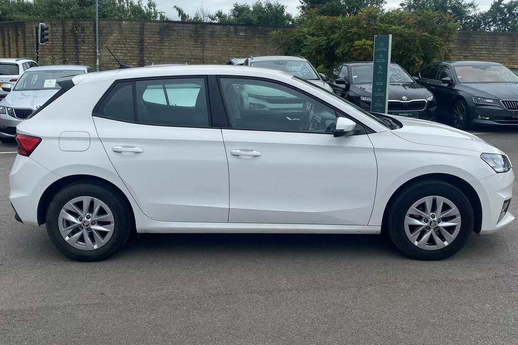 Skoda Fabia 1.0 Mpi 80 Se Comfort YA23UCU White #4