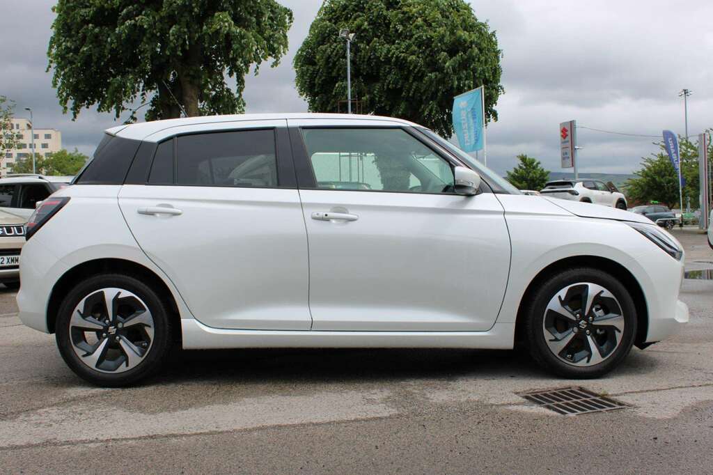 Suzuki Swift 1.2 Mild Hybrid Ultra MM26VZA White #4