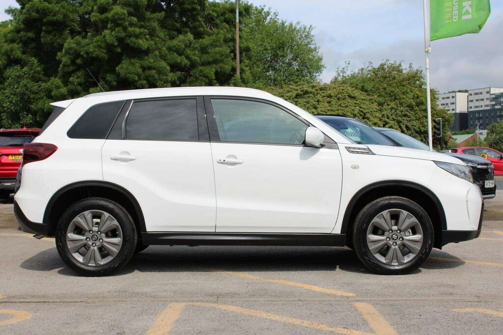 Suzuki Vitara 1.4 Boosterjet Mhev 109 Motion YH75XRZ White #3