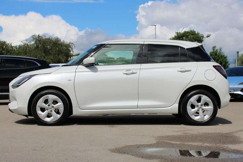 Suzuki Swift 1.2 Mild Hybrid Motion YJ74VNB White #4
