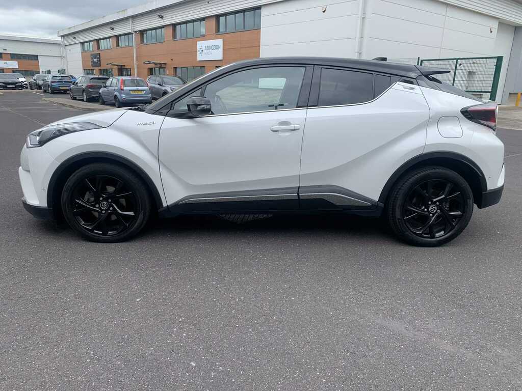 Toyota C-Hr Dynamic Hev Cvt YS19AYZ White #4