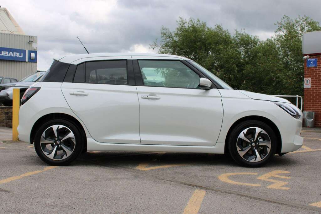 Suzuki Swift 1.2 Mild Hybrid Ultra YJ26WJX White #3