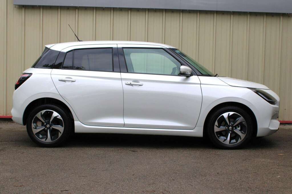 Suzuki Swift 1.2 Mild Hybrid Ultra White #4