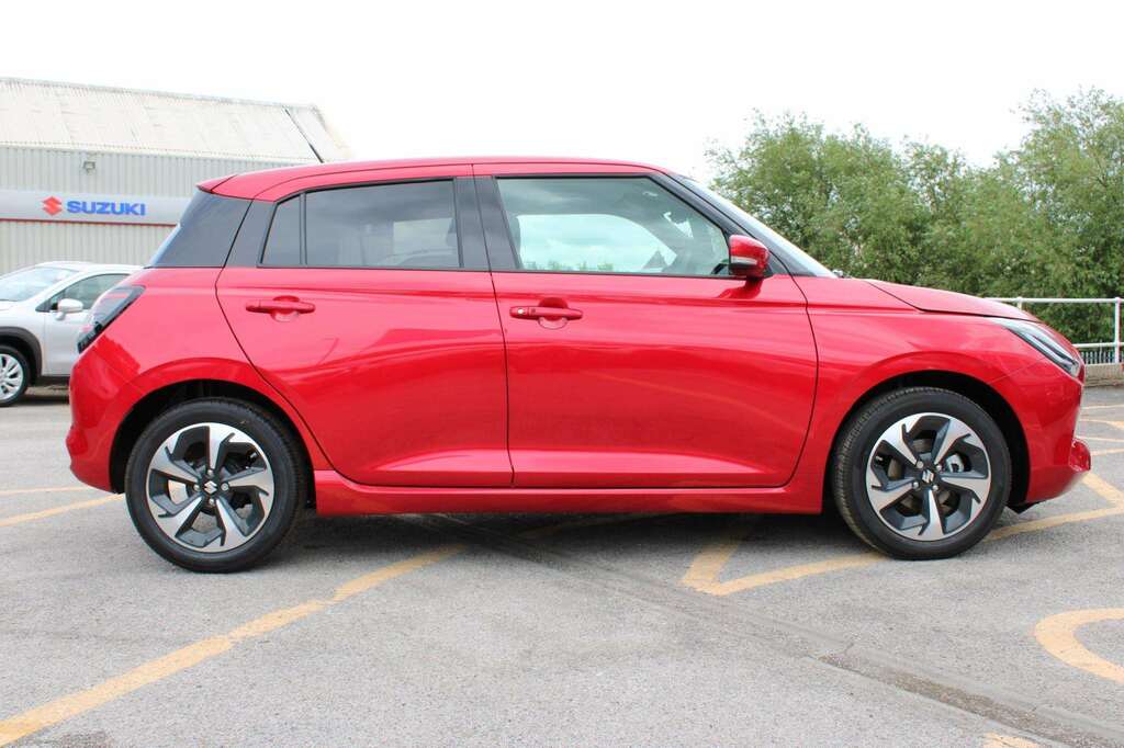 Suzuki Swift 1.2 Mild Hybrid Ultra YJ26WGE Red #4
