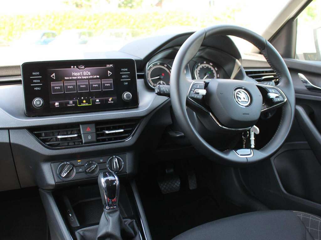 Skoda Scala 1.0 Tsi 110 Se Dsg White #2
