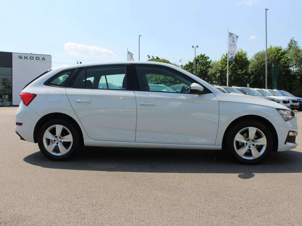 Skoda Scala 1.0 Tsi 110 Se Dsg White #4