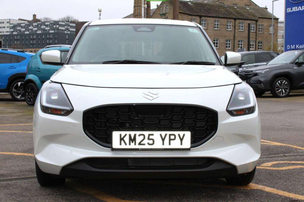 Suzuki Swift 1.2 Mild Hybrid Motion White #2