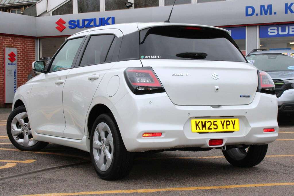 Suzuki Swift 1.2 Mild Hybrid Motion White #4