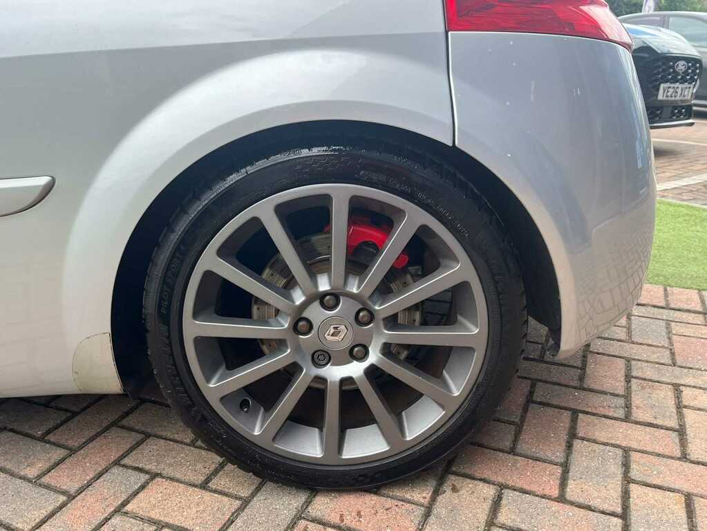 Renault Megane 1.4 16V Expression Red #7